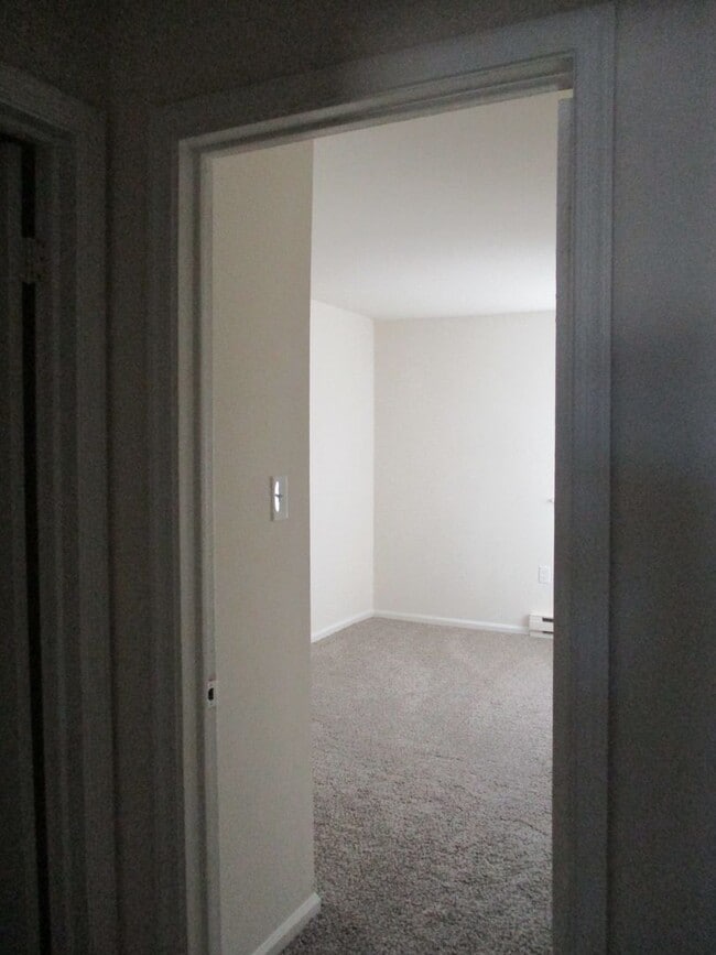 Building Photo - 3BR Townhome - Northampton School District