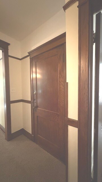 Building Photo - 4511 N Greenview Ave