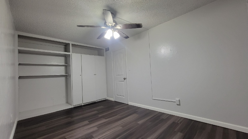 Building Photo - 1940 W University Dr