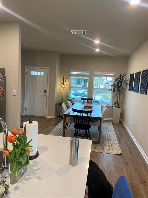 Building Photo - 110 Oakdale Meadows Ln