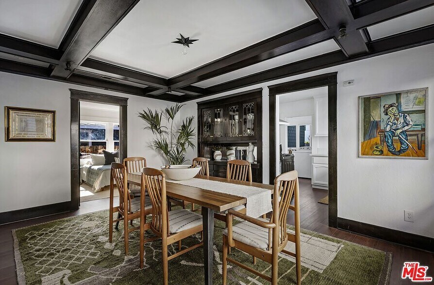 Building Photo - 3907 Walton Ave