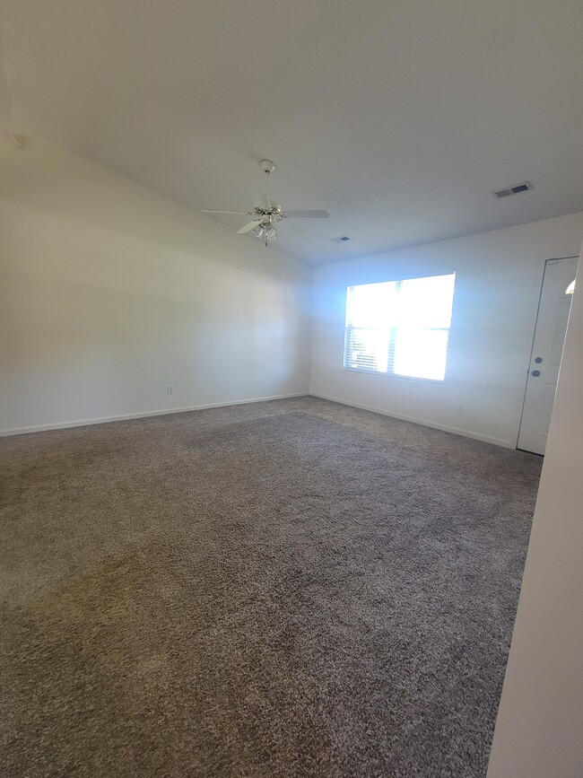 Building Photo - 1216 Pebble Creek Dr