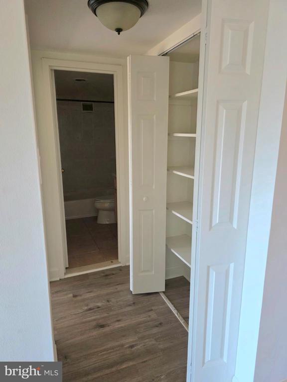 Building Photo - 1300 Army Navy Dr