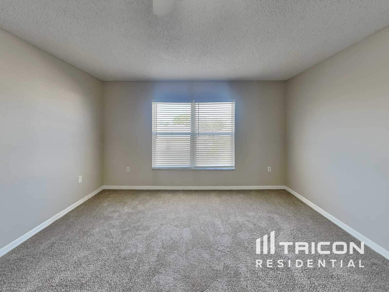Building Photo - 12610 Lake Vista Dr