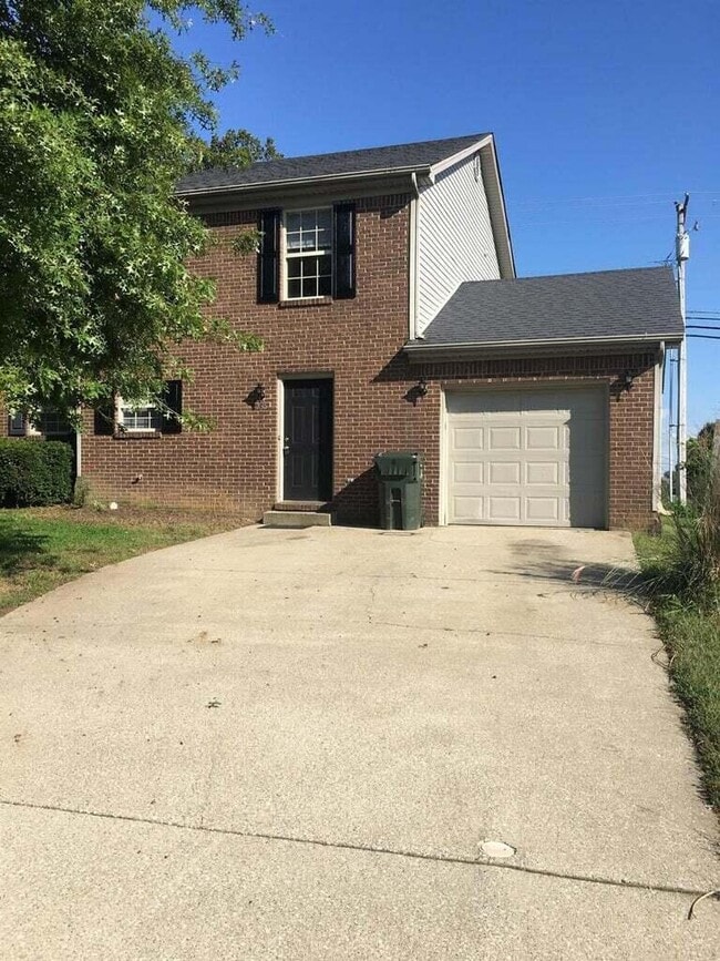 Building Photo - 201-203-203 Tanbark Dr