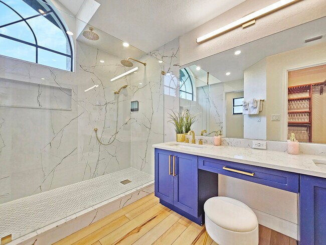 Building Photo - 11402 Suncreek Pl