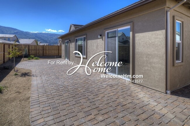 Building Photo - 262 Commodore Dr