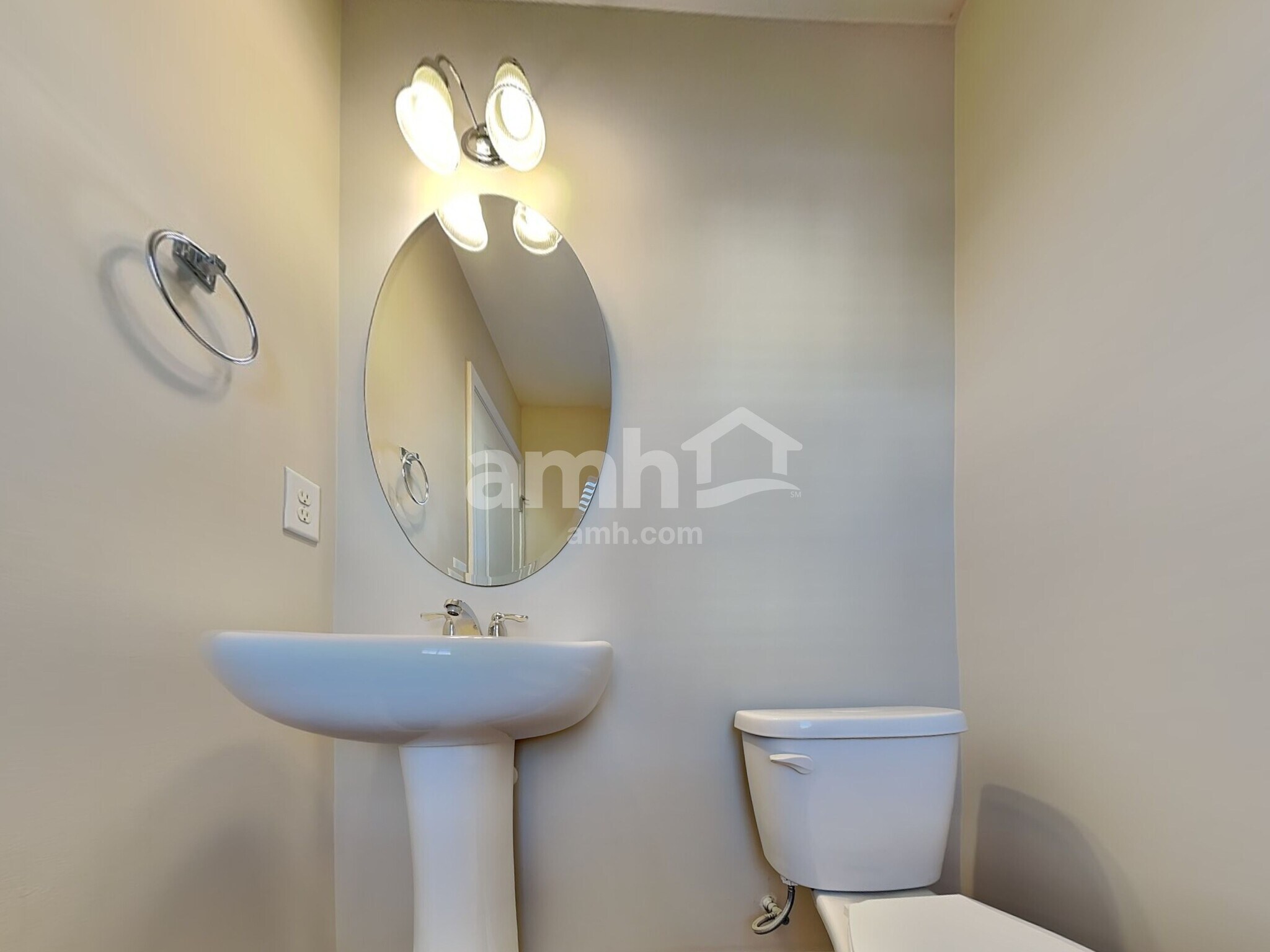 Building Photo - 423 Kerriann Ln