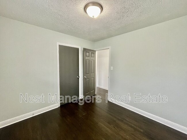 Building Photo - 2816 E Cramer Dr