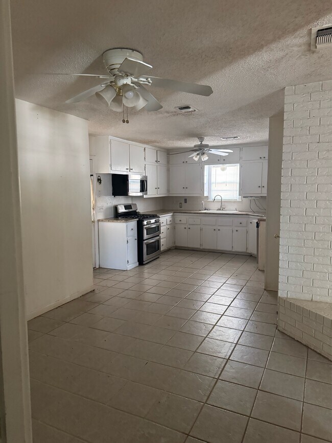 Building Photo - 3303 36th St