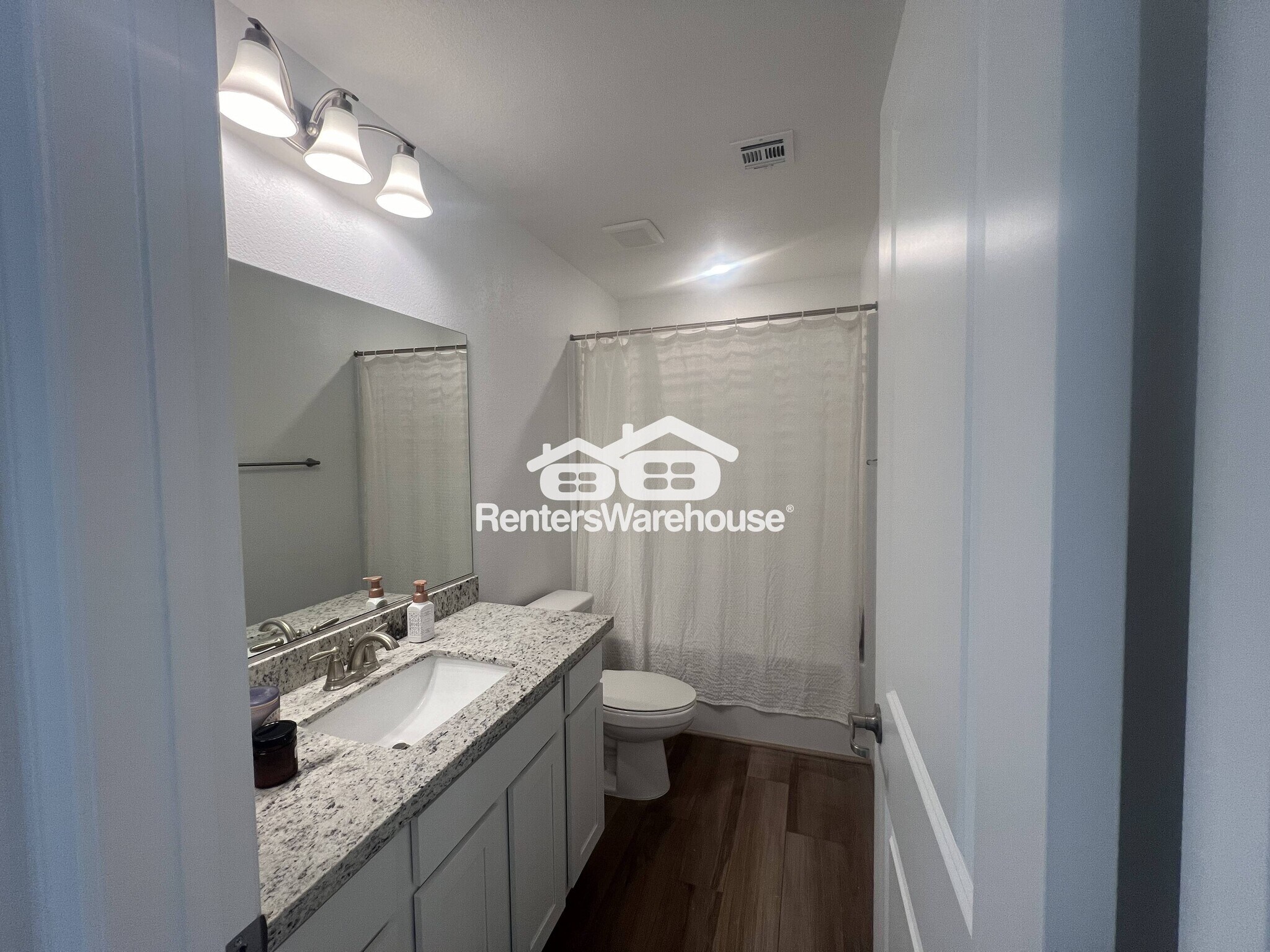 Building Photo - 854 Benning St