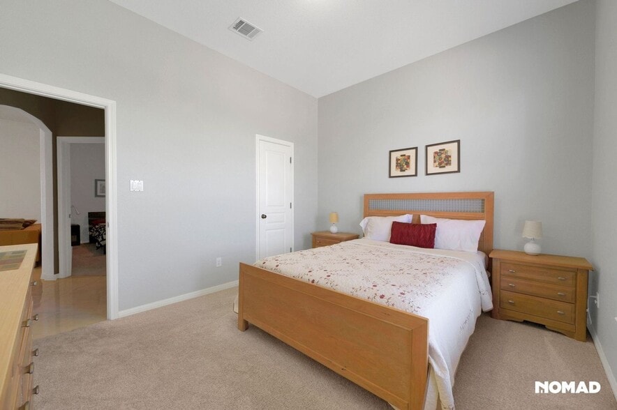 Building Photo - 1015 La Cantera
