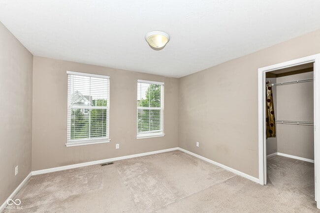 Building Photo - 14080 Knightstown Dr W