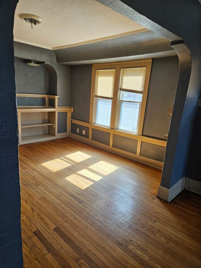 Building Photo - (DNT)3420NVelRPhillipsM