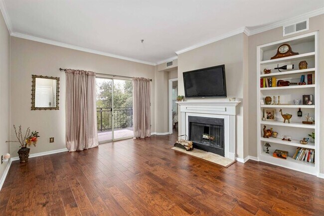 Building Photo - 6000-9 Shepherd Mountain Cove