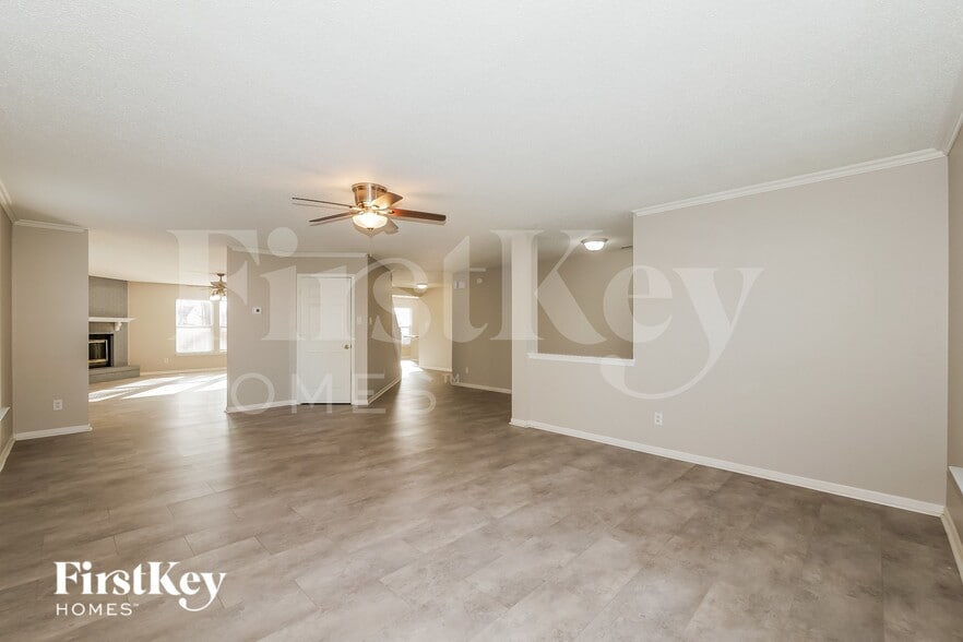 Building Photo - 6845 Woodland Heights Dr