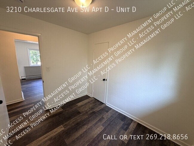 Building Photo - 3210 Charlesgate Ave SW