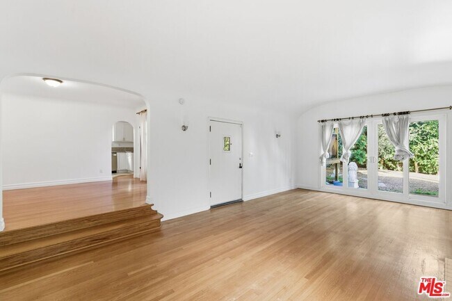 Building Photo - 1307 S Longwood Ave