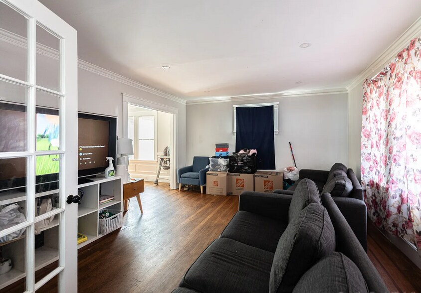 Building Photo - 224 Faneuil St