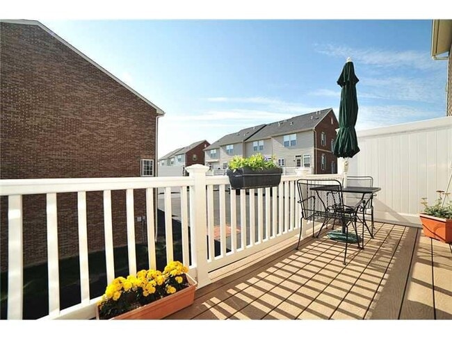 Building Photo - 704 Park Plaza E