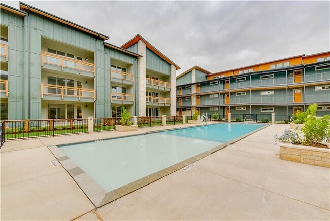 Building Photo - 4704 Sunset Trail