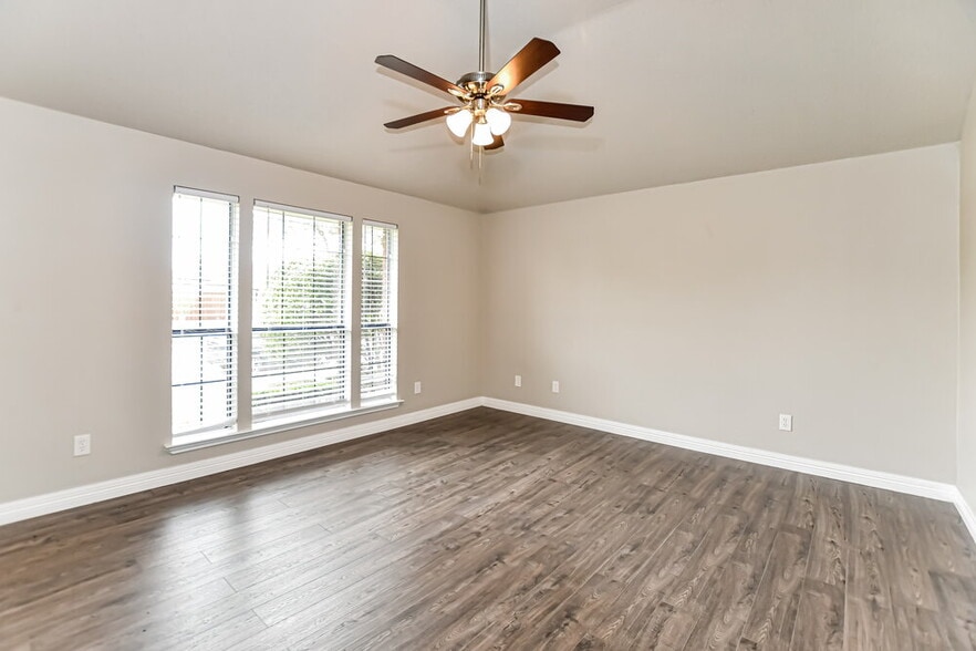 Building Photo - 7410 Aberdeen Dr