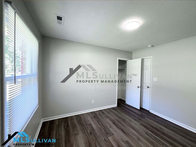 Building Photo - 200 Infinity Rd