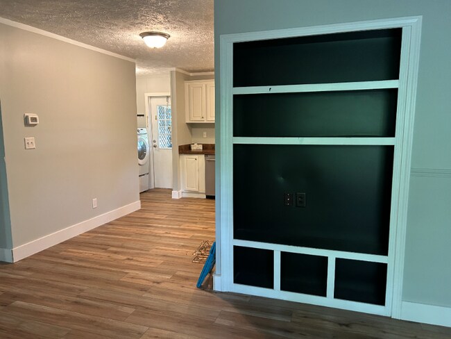 Building Photo - 33 T and E Ln