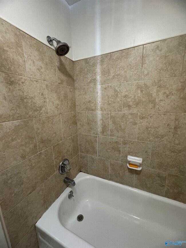 Building Photo - 2137 Belle Grove Dr SW