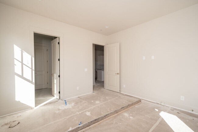 Building Photo - 3BR/3BA For Rent