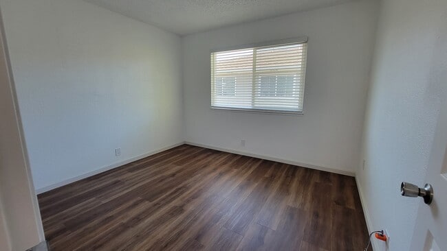 Building Photo - 847 Gilchrist Dr