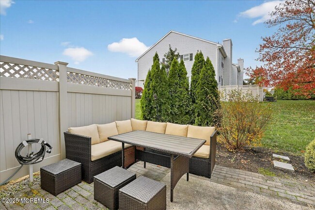 Building Photo - 7 Lucia Ct