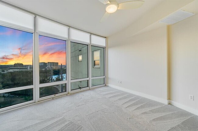 Building Photo - 603 Davis St