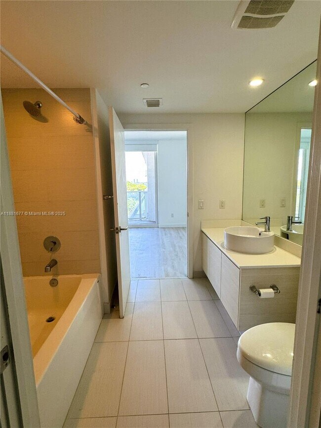 Building Photo - 4250 Biscayne Blvd
