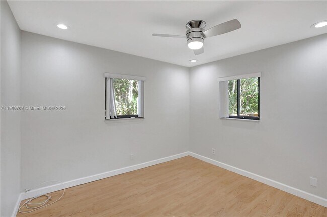 Building Photo - 5386 Balsam Terrace