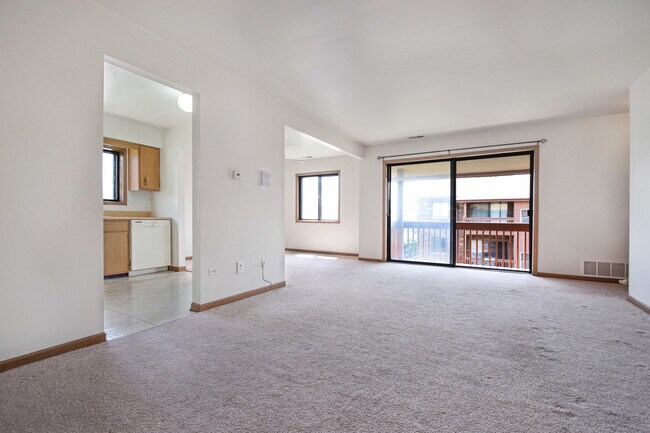 Building Photo - 15824 Peggy Ln