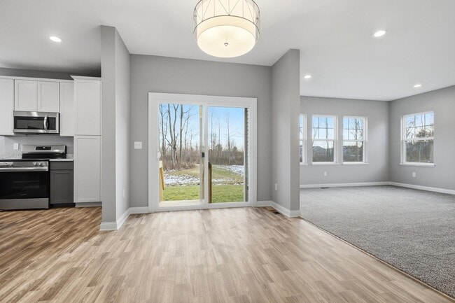 Building Photo - 7051 Aster Wy