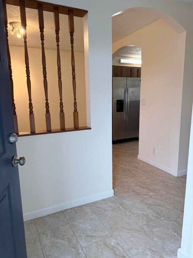 Building Photo - 1635 Woodbridge Lakes Cir