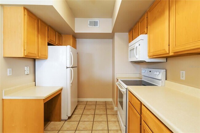 Building Photo - 1040 Villagio Cir
