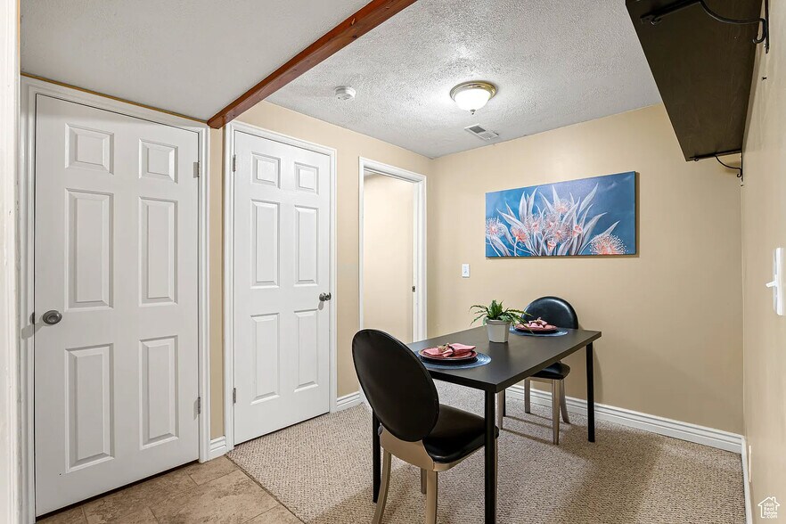 Dining - 11770 S Dry Creek Rd