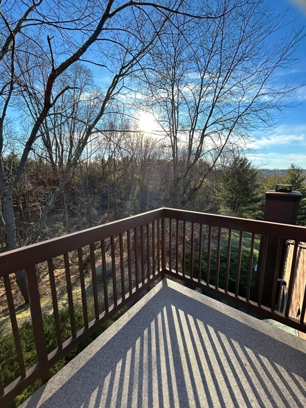 Building Photo - 10 Ridgedale Dr