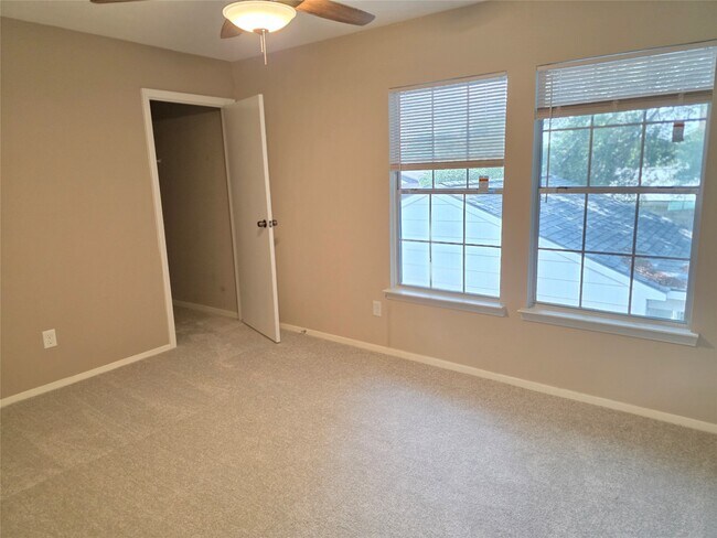Building Photo - 11350 Raven View Dr
