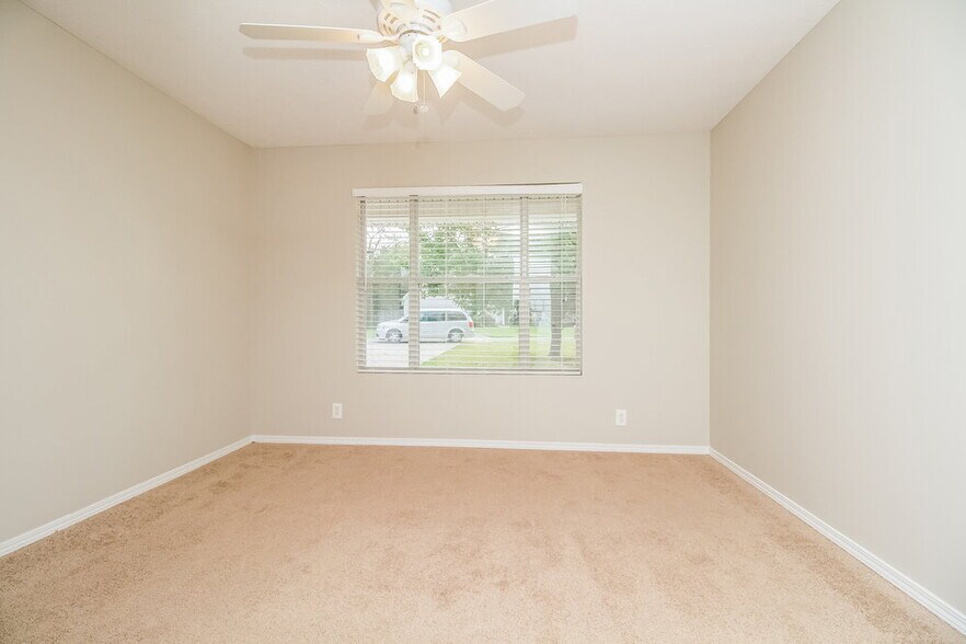 Building Photo - 805 Hammersmith Dr
