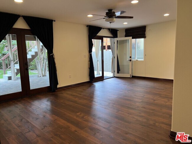 Building Photo - 1019 Camino Real