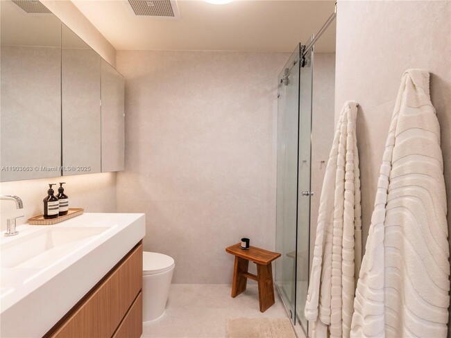 Building Photo - 3449 NE 1st Ave