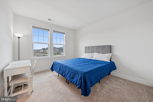 Building Photo - 101 Milvian Wy SE