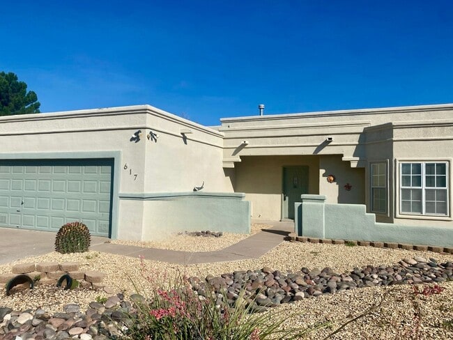 Building Photo - 617 Cielo Vista Ct