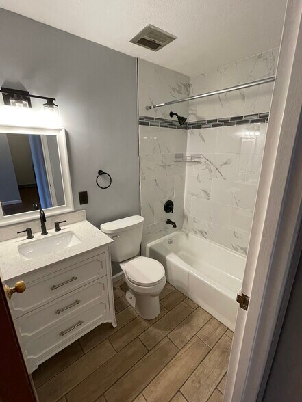 Building Photo - 45 Park Pl