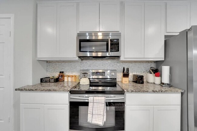 Building Photo - 3801 Kazak St