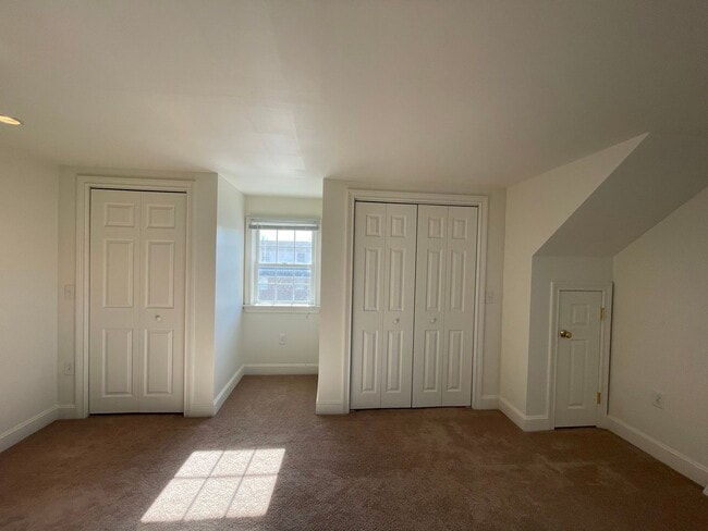 Building Photo - 3 Bedroom Townhome in Lancaster!